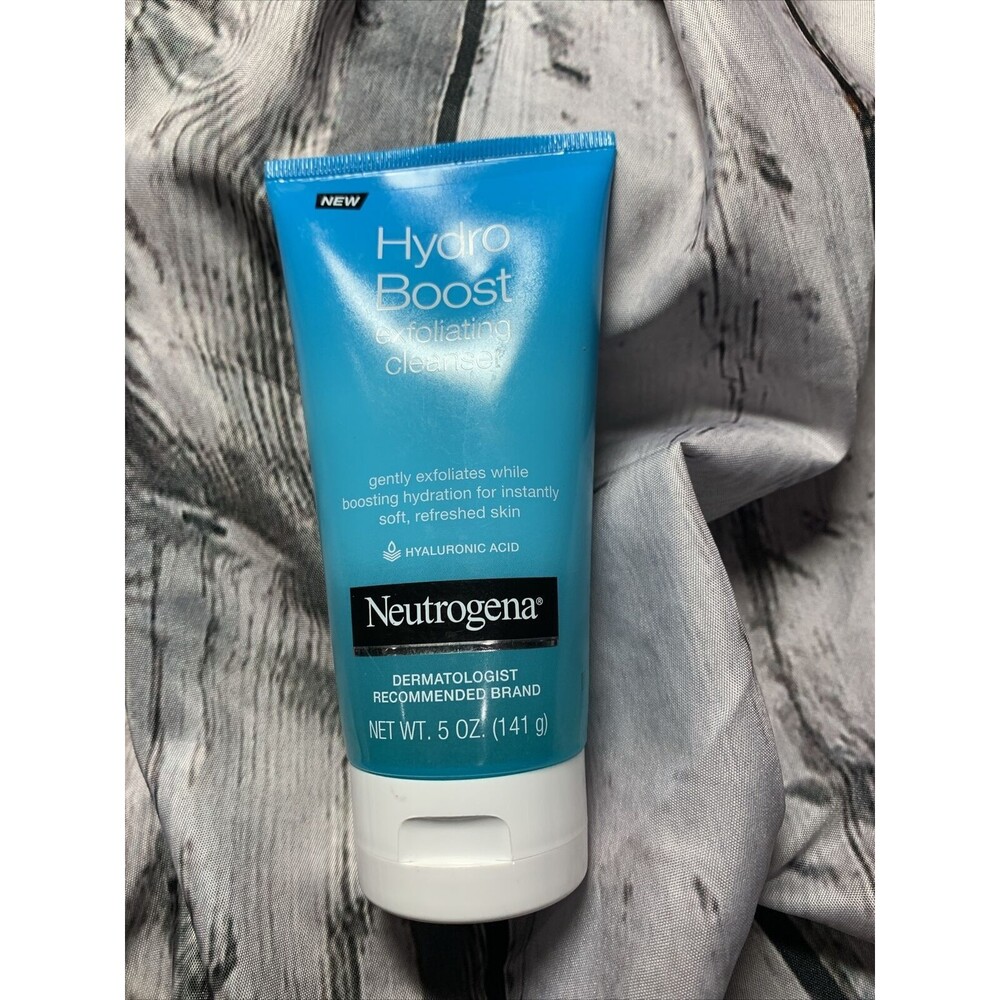 Neutrogena Hydro Boost with Hyaluronic Acid Exfoliating Cleanser 5.0oz./147ML